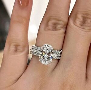 Silver 3pcs Oval Cut Cubic Zirconia ring size 8